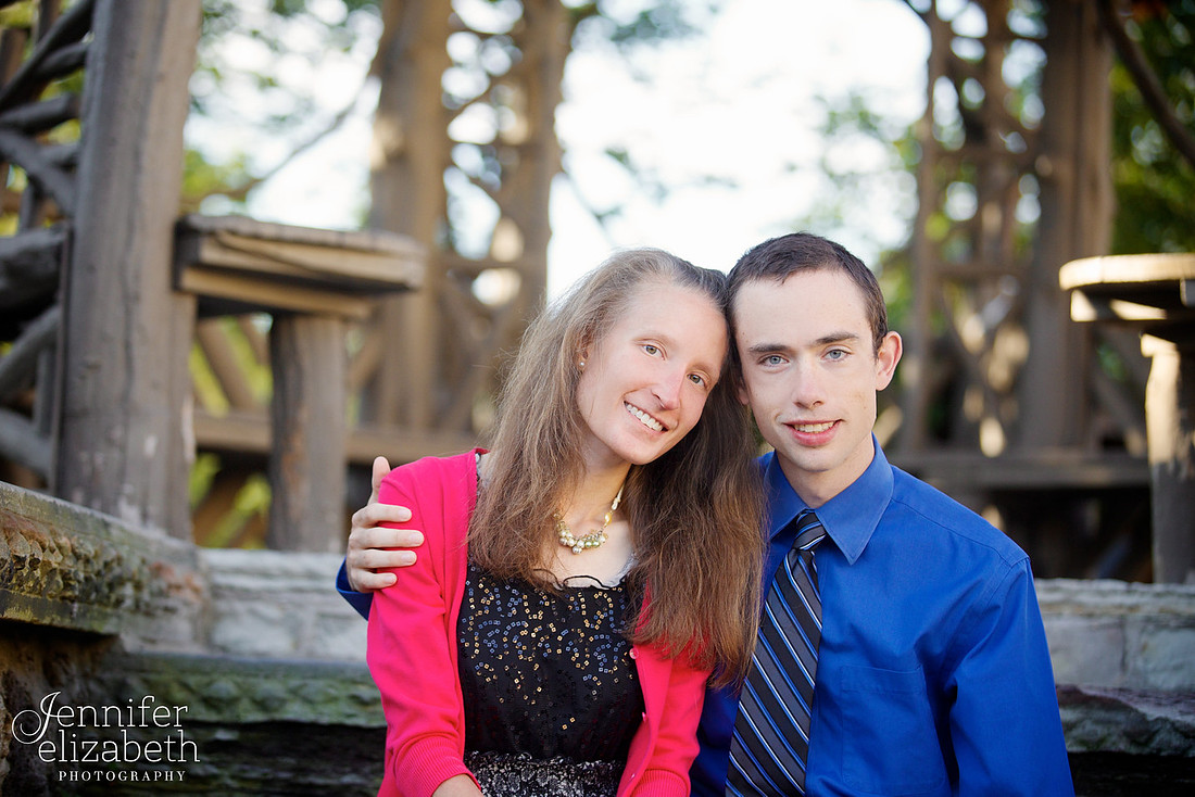 Bethany & Brett: Engagement Session in Chagrin Falls, Ohio