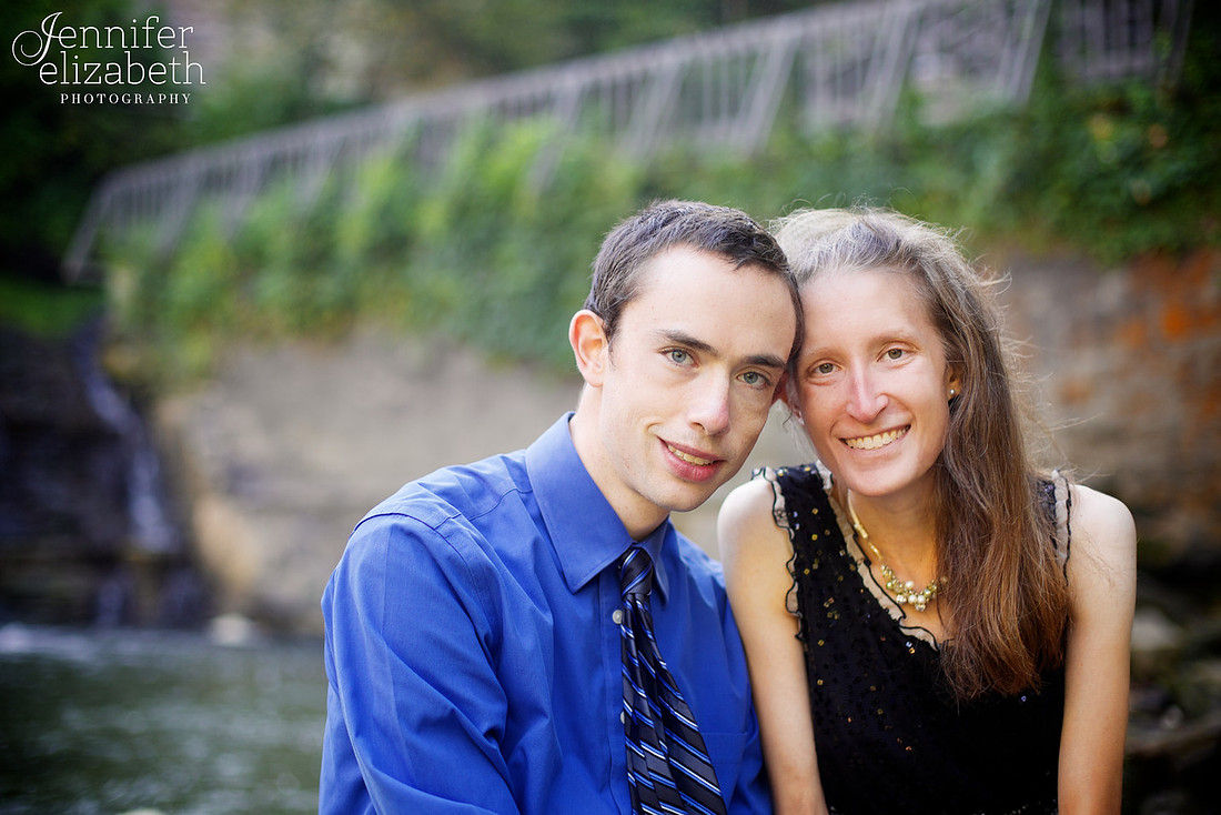 Bethany & Brett: Engagement Session in Chagrin Falls, Ohio
