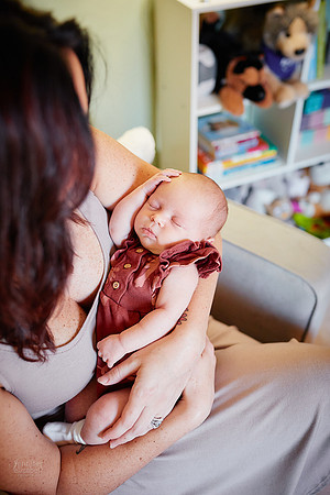 Baby Raylin: Lifestyle Newborn Family Portrait Session in Parma