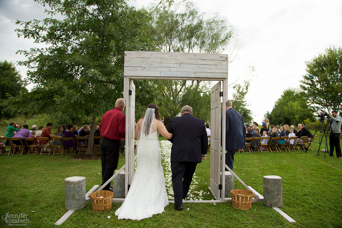 Heather and Luke: Wedding at Pinehill Sauers Farm