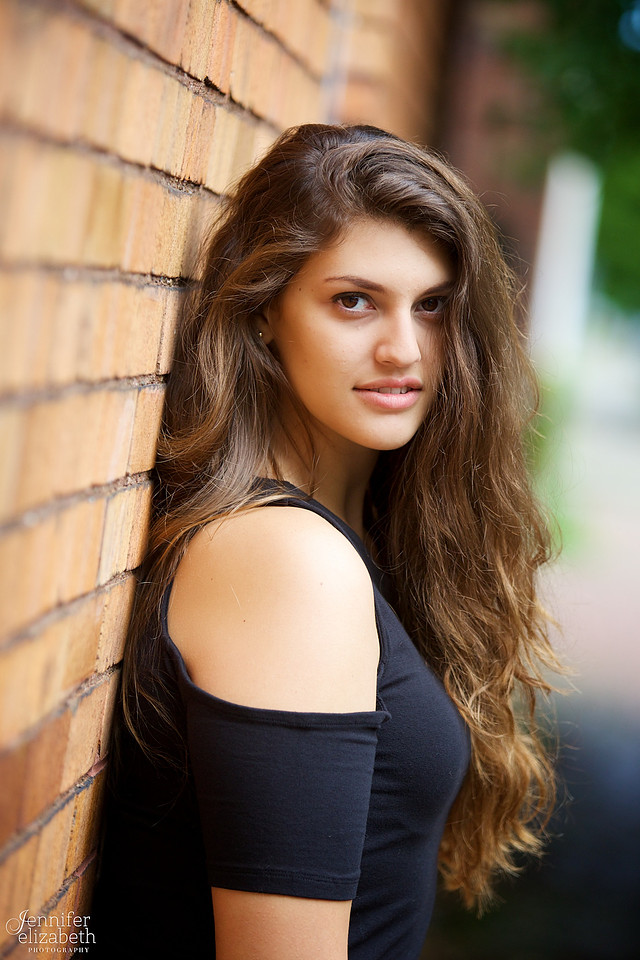 Lily' Senior Session in Goodale Park and the Short North
