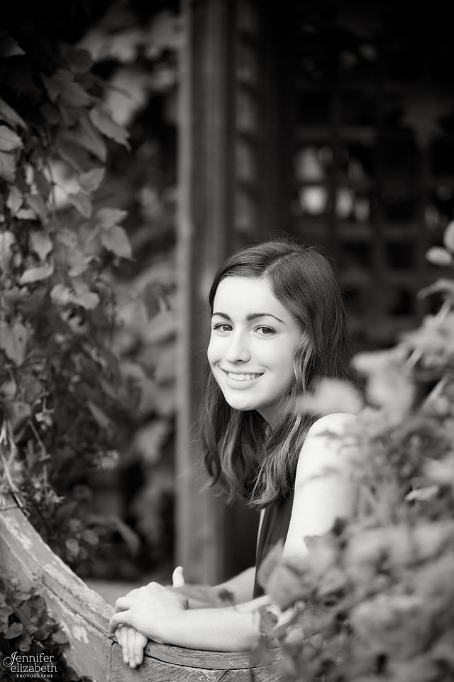 Marissa: Senior Portrait Session at Inniswood Metro Gardens in Westerville, Ohio