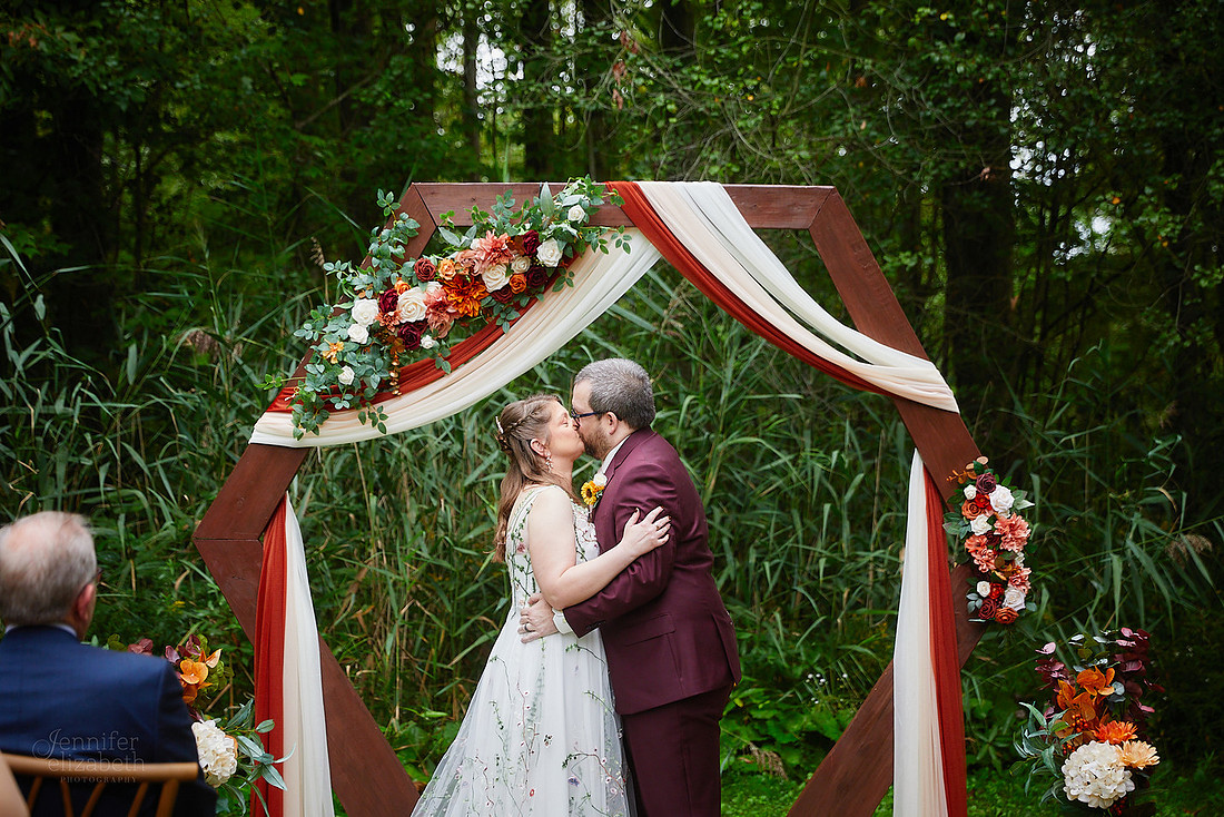 Maria & Matt: Wedding at Kingsville Lodge