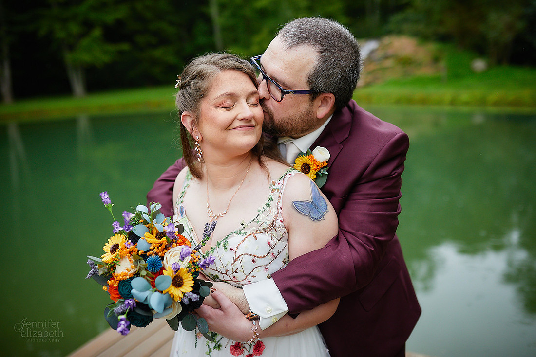 Maria & Matt: Wedding at Kingsville Lodge