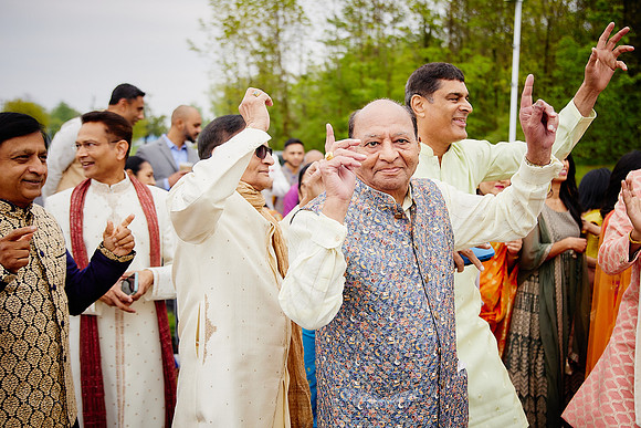 Rutva & Tom: Hindu Wedding at The Lodge at Geneva-on-the-Lake