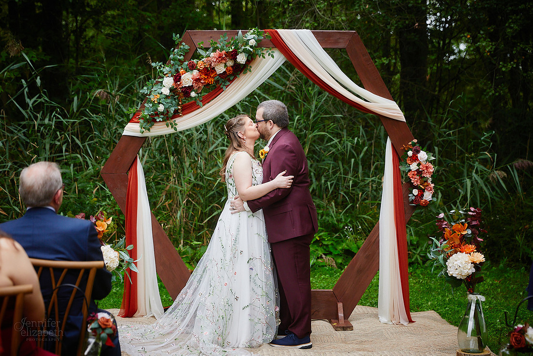 Maria & Matt: Wedding at Kingsville Lodge