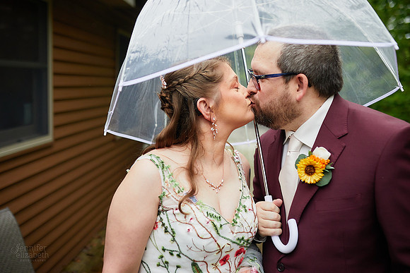Maria & Matt: Wedding at Kingsville Lodge