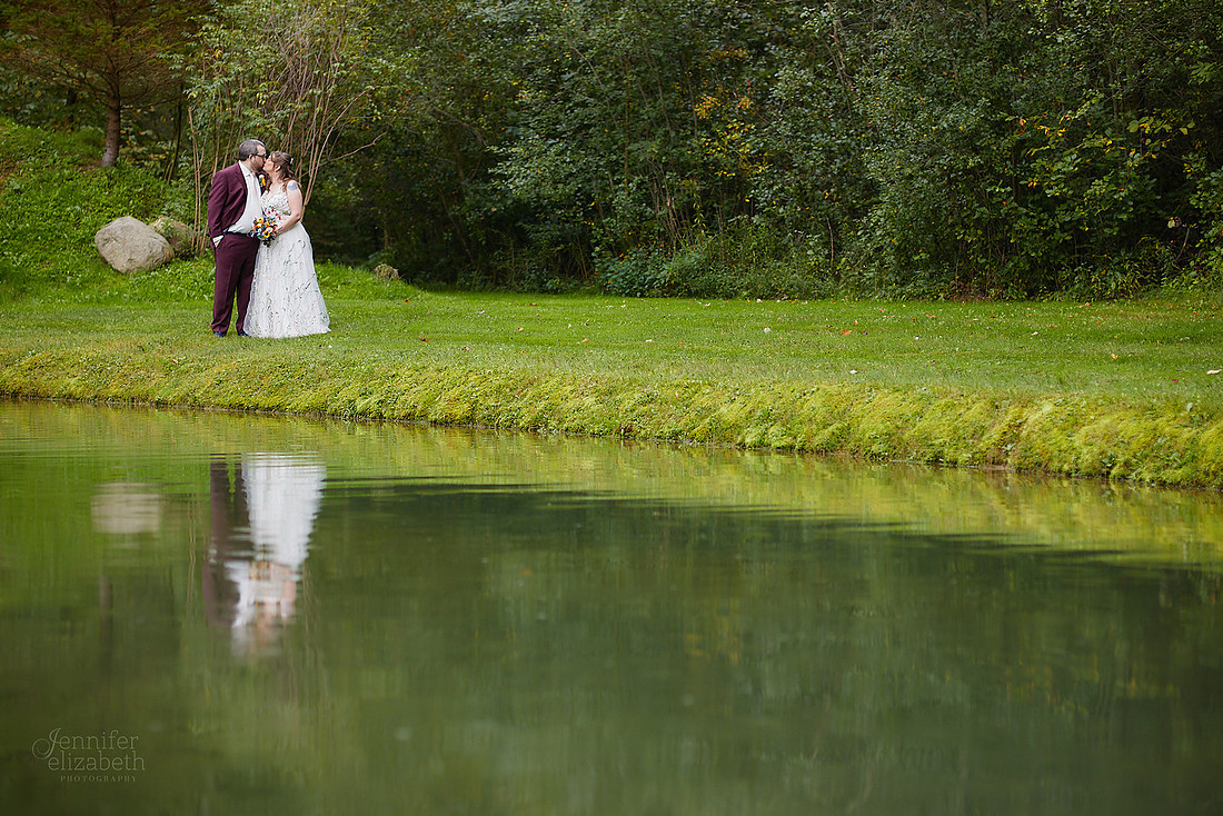 Maria & Matt: Wedding at Kingsville Lodge