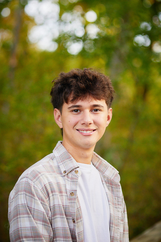 Lucas: Senior Session at Hudson Springs Park