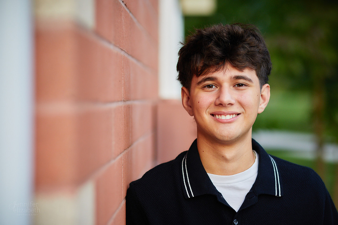 Lucas: Senior Session at Hudson Springs Park