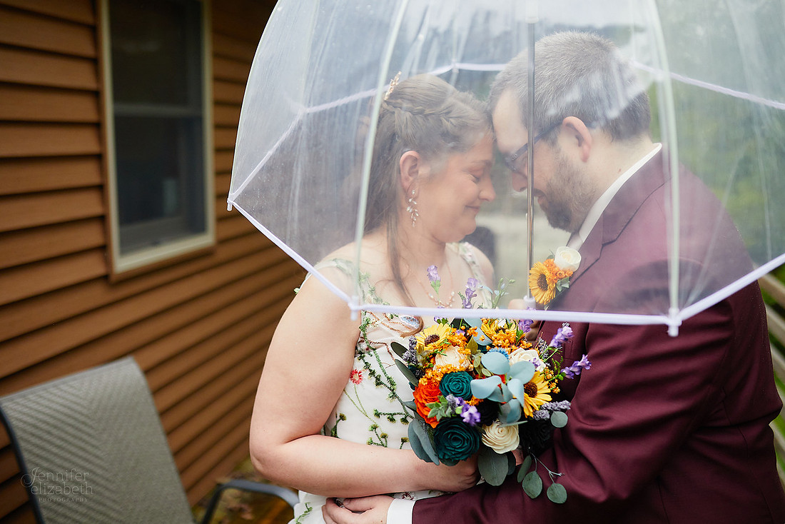 Maria & Matt: Wedding at Kingsville Lodge