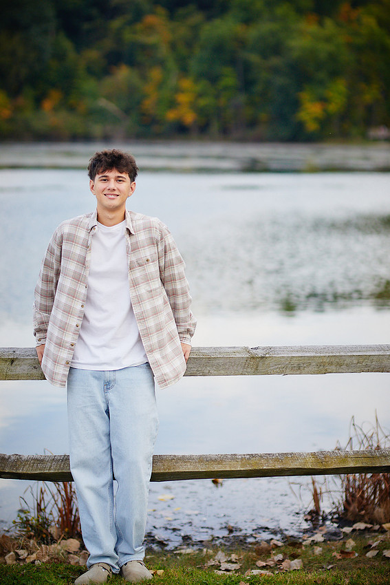 Lucas: Senior Session at Hudson Springs Park