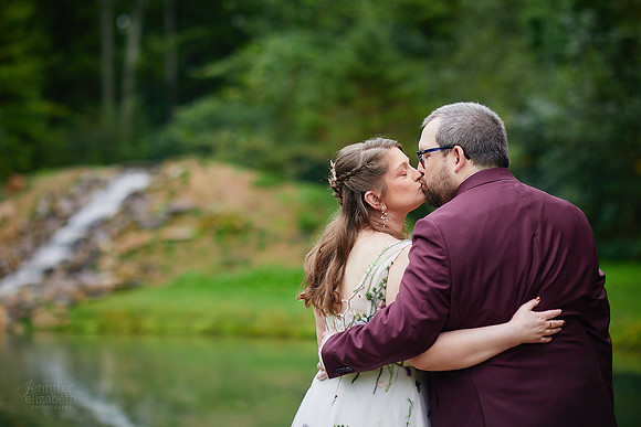 Maria & Matt: Wedding at Kingsville Lodge