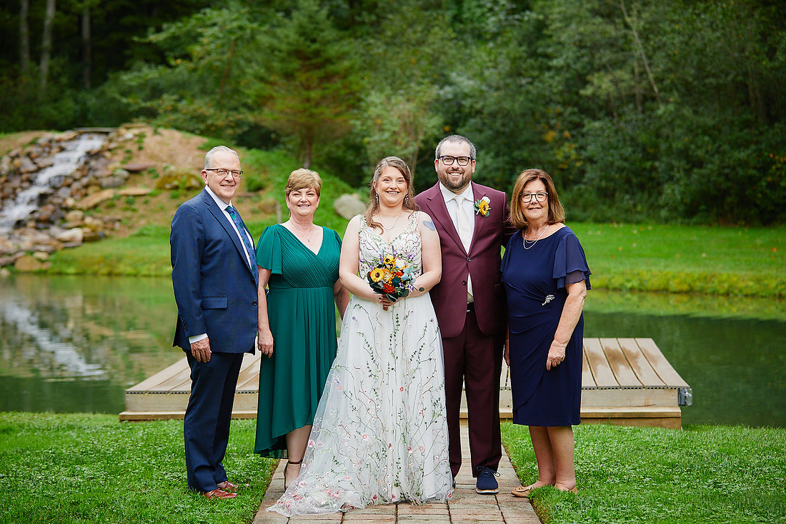 Maria & Matt: Wedding at Kingsville Lodge