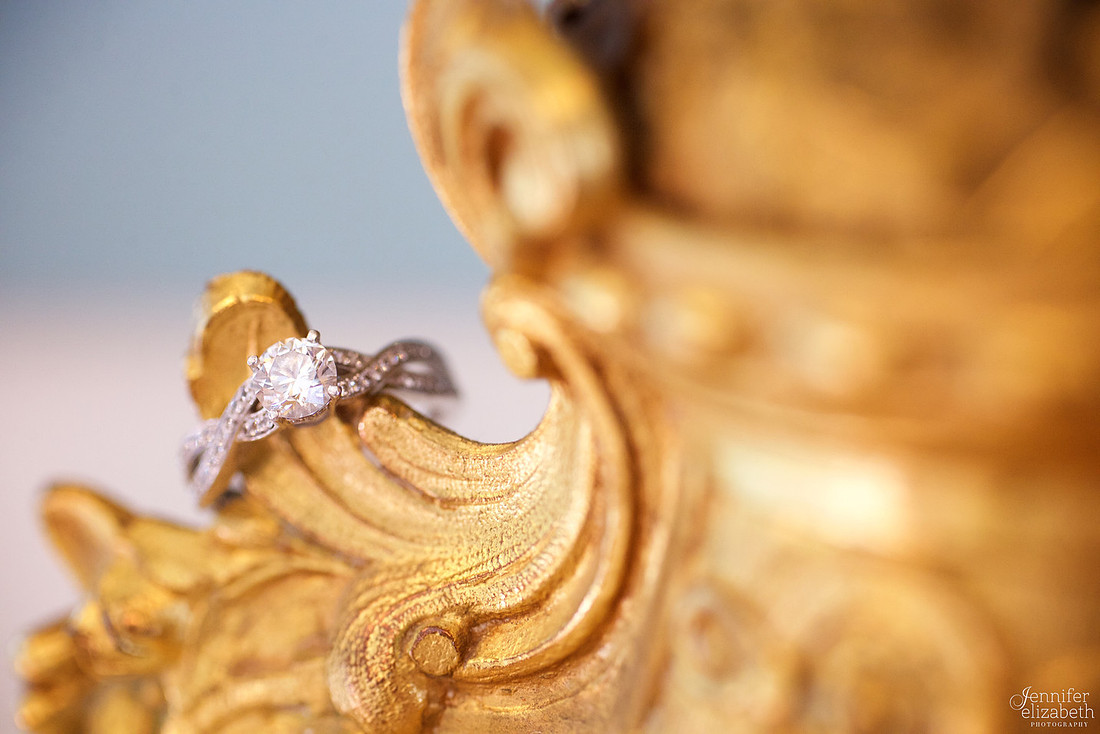 Jill & Tom: Engagement Session in Cleveland, Ohio