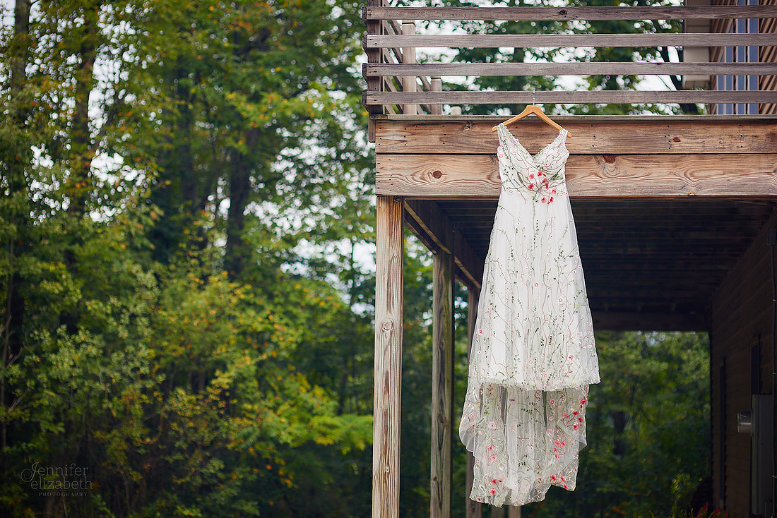 Maria & Matt: Wedding at Kingsville Lodge