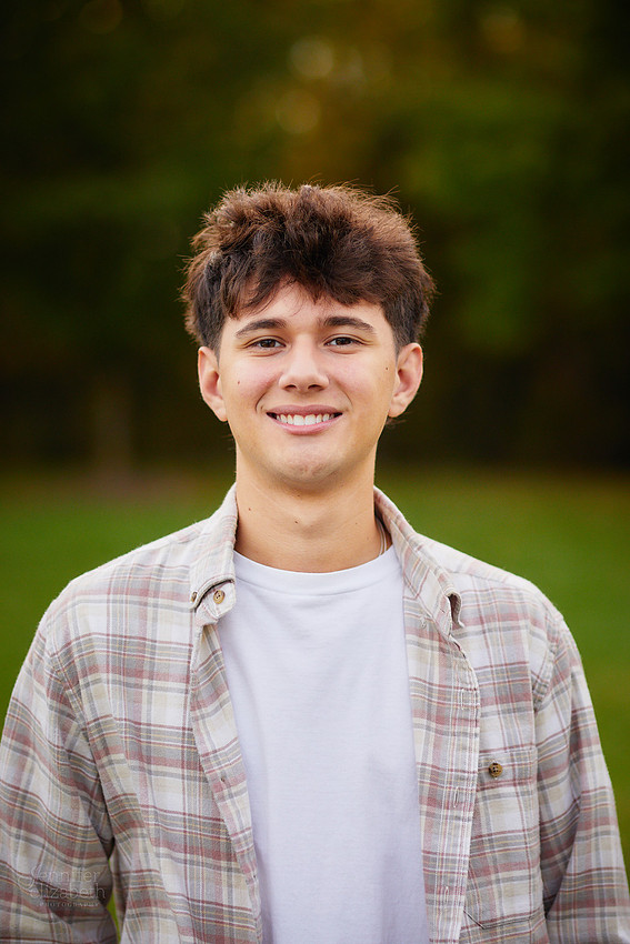 Lucas: Senior Session at Hudson Springs Park