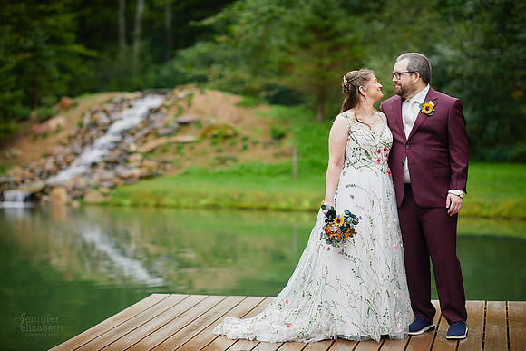 Maria & Matt: Wedding at Kingsville Lodge
