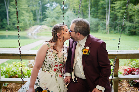 Maria & Matt: Wedding at Kingsville Lodge