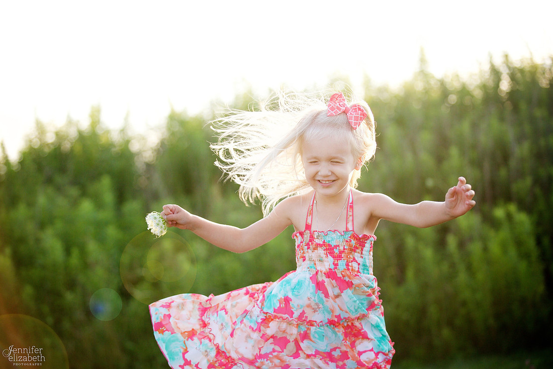 The M Family: Portrait Session at Frohring Meadows in Bainbridge, Ohio