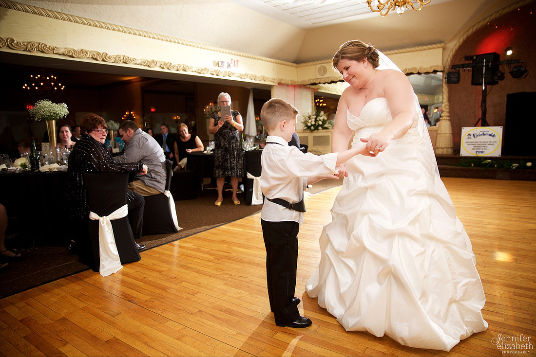 Jill and Tom: Spring Wedding at Steele Mansion in Cleveland, Ohio