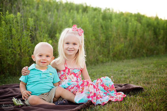 The M Family: Portrait Session at Frohring Meadows in Bainbridge, Ohio