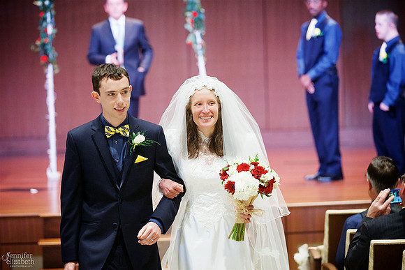 Bethany & Brett: Summer Cleveland Wedding in Bainbridge, Ohio
