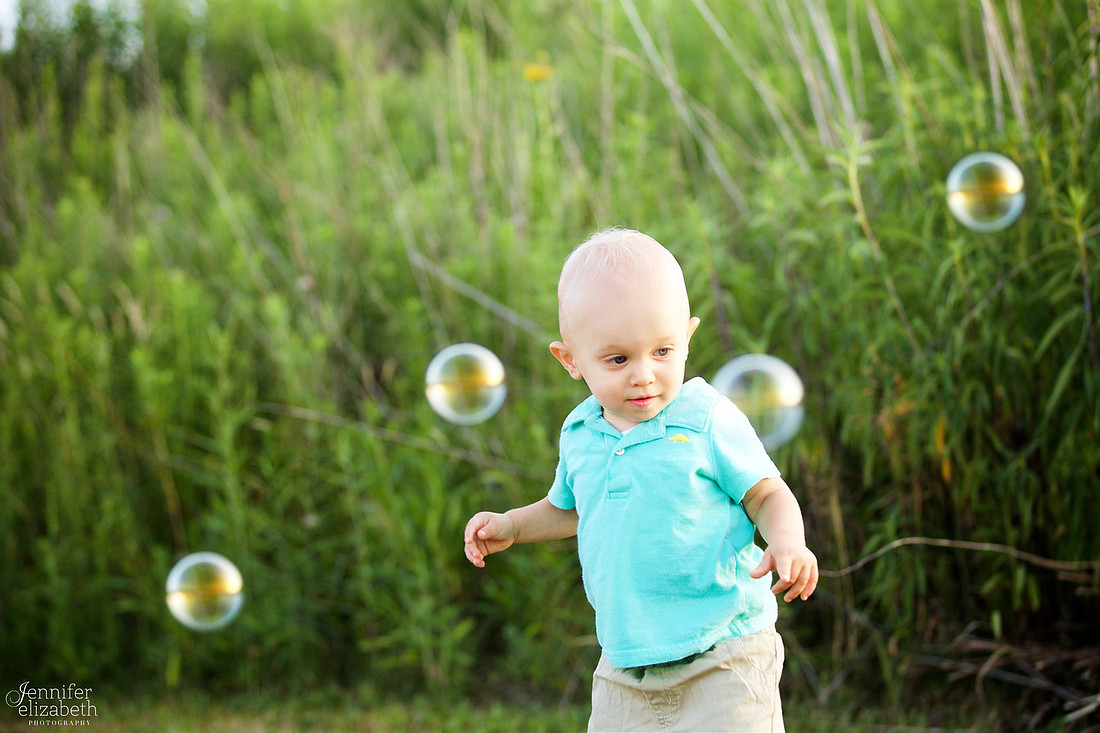 The M Family: Portrait Session at Frohring Meadows in Bainbridge, Ohio