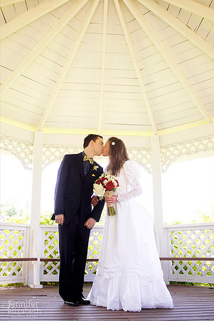 Bethany & Brett: Summer Cleveland Wedding in Bainbridge, Ohio