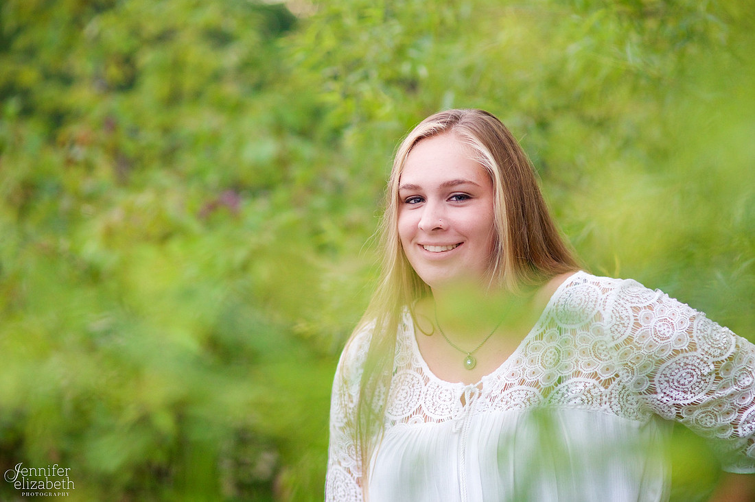 Samantha: Senior Portrait Session in Cortland, Ohio