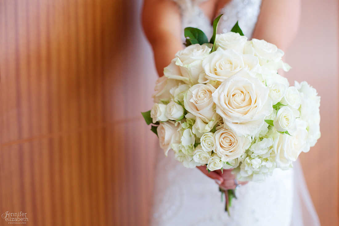 Lindsey & Rich: Summer Wedding at the Mayfield Sand Ridge Club in Cleveland