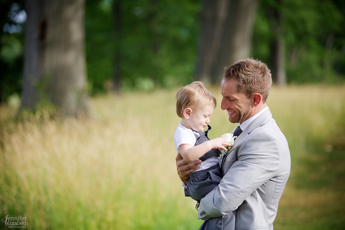 Lindsey & Rich: Summer Wedding at the Mayfield Sand Ridge Club in Cleveland