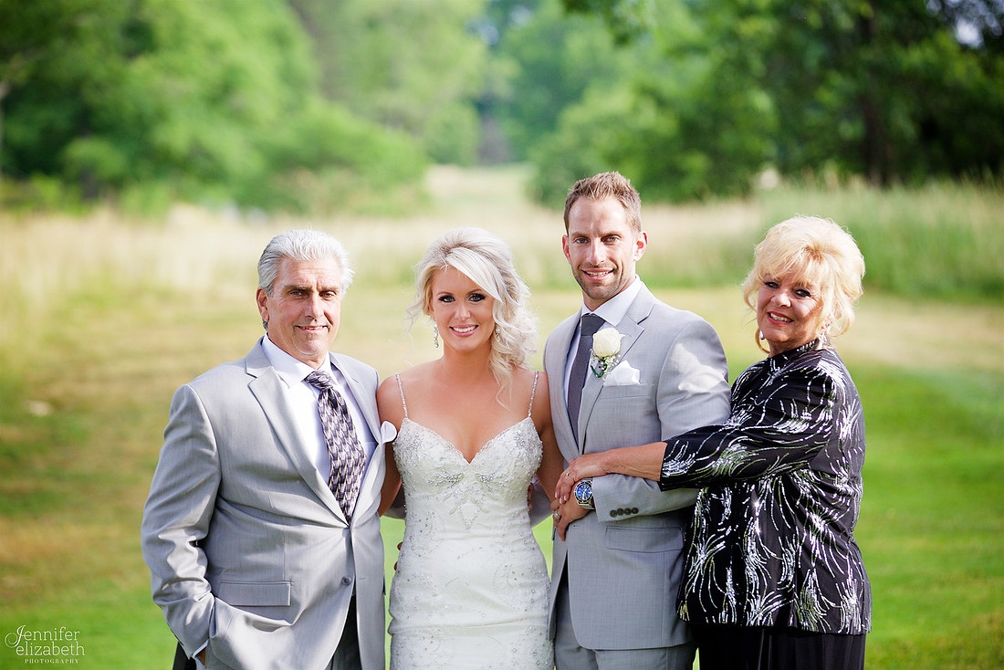 Lindsey & Rich: Summer Wedding at the Mayfield Sand Ridge Club in Cleveland