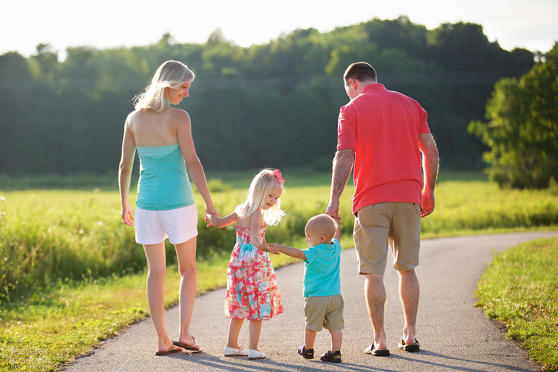 The M Family: Portrait Session at Frohring Meadows in Bainbridge, Ohio
