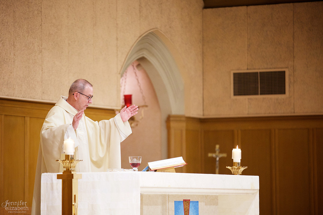 Lindsey & Rich: Summer Wedding at the Mayfield Sand Ridge Club in Cleveland