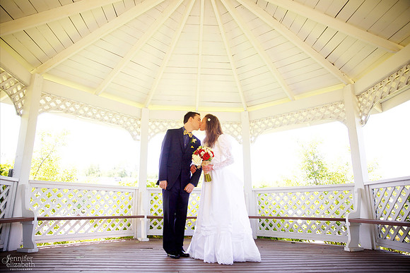 Bethany & Brett: Summer Cleveland Wedding in Bainbridge, Ohio