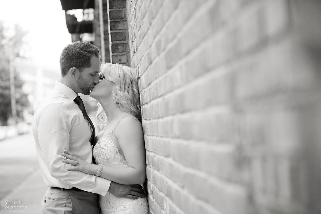 Lindsey & Rich: Summer Wedding at the Mayfield Sand Ridge Club in Cleveland