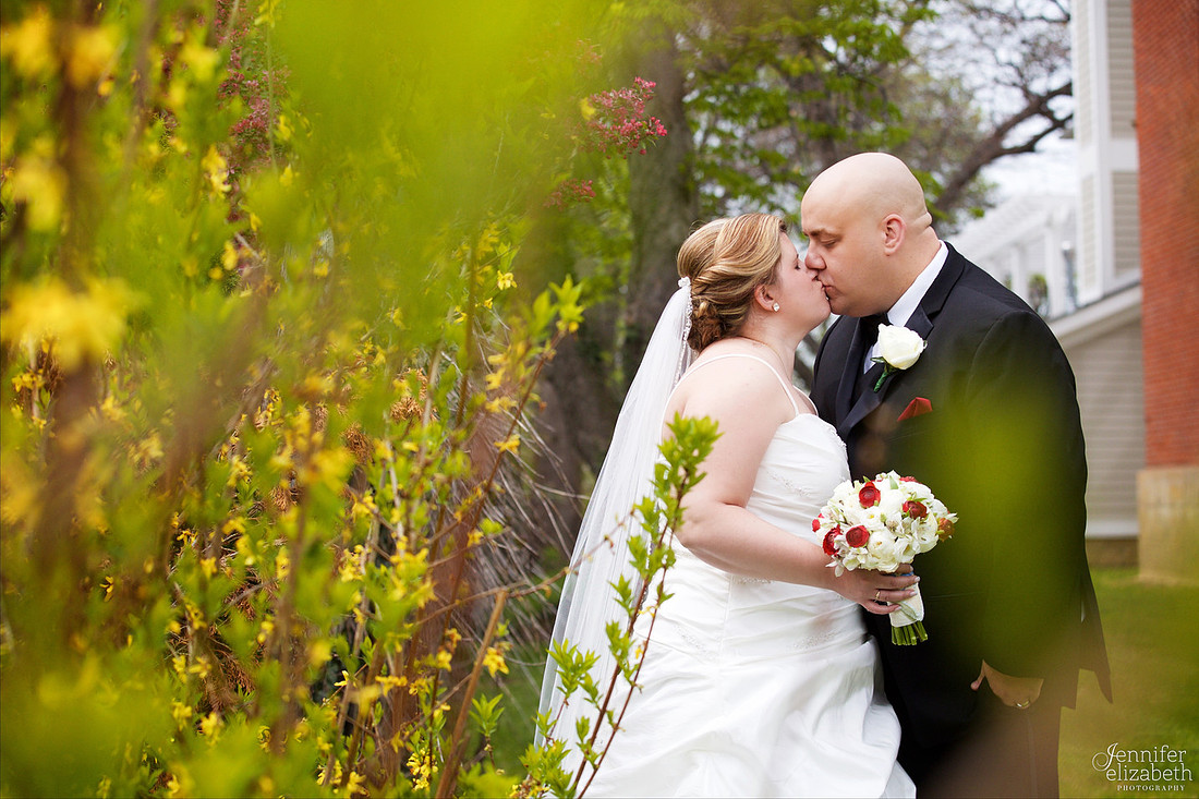 Jill and Tom: Spring Wedding at Steele Mansion in Cleveland, Ohio