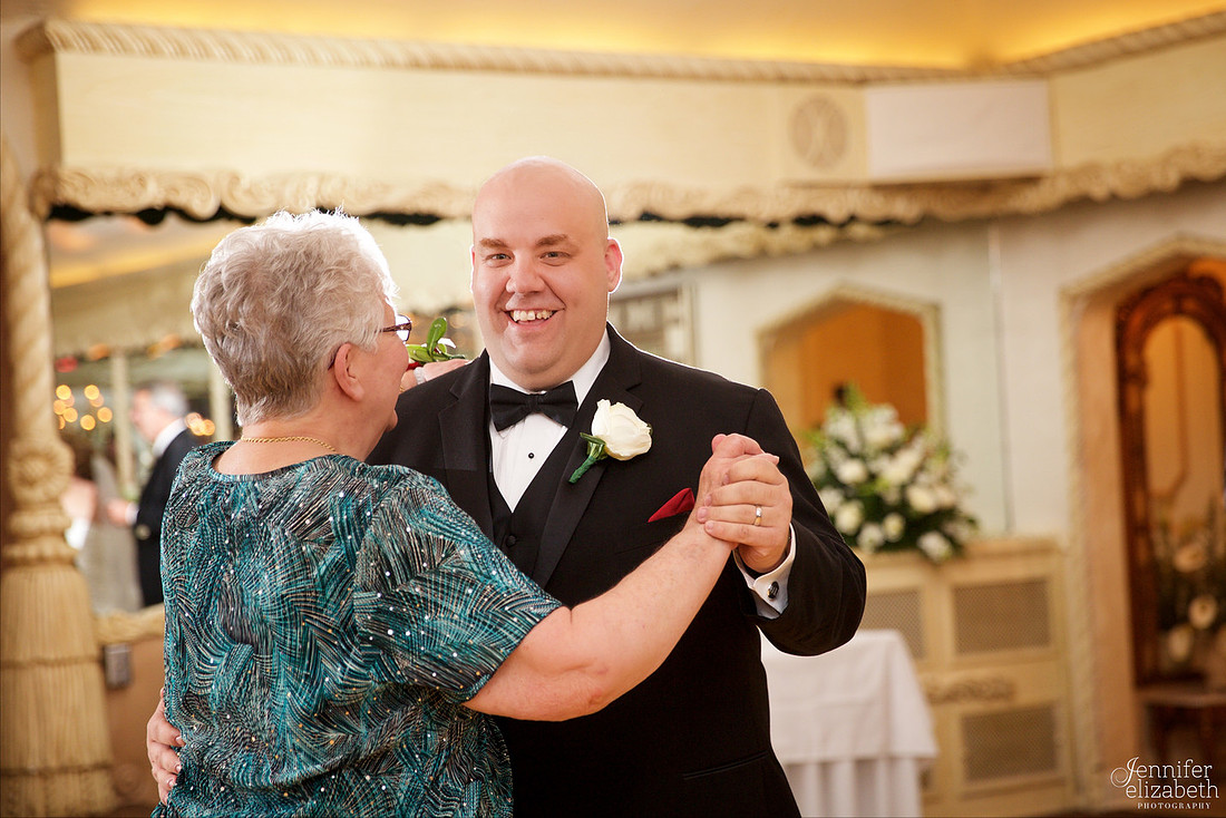Jill and Tom: Spring Wedding at Steele Mansion in Cleveland, Ohio
