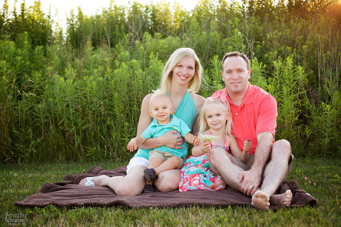 The M Family: Portrait Session at Frohring Meadows in Bainbridge, Ohio