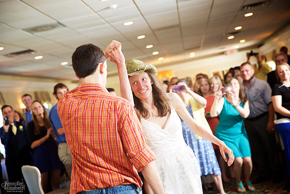 Bethany & Brett: Summer Cleveland Wedding in Bainbridge, Ohio