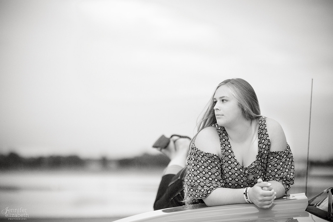 Samantha: Senior Portrait Session in Cortland, Ohio