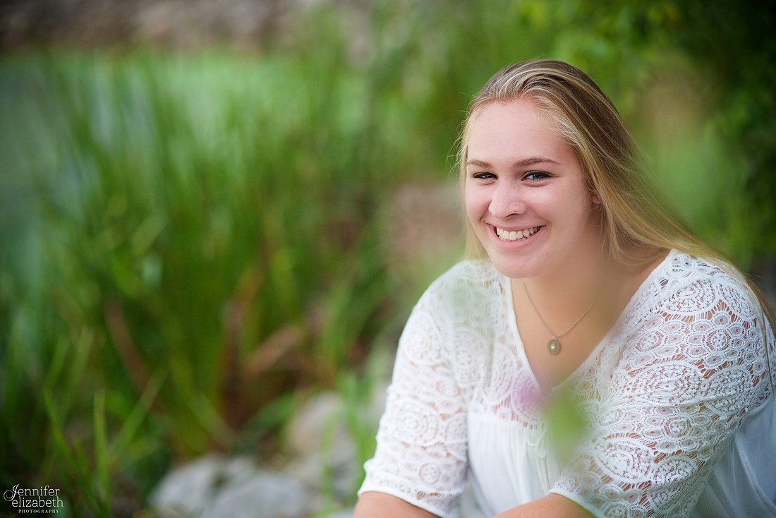 Samantha: Senior Portrait Session in Cortland, Ohio