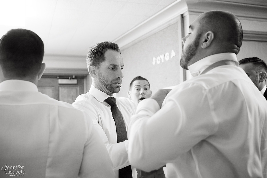 Lindsey & Rich: Summer Wedding at the Mayfield Sand Ridge Club in Cleveland