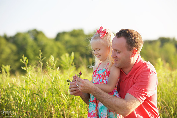 The M Family: Portrait Session at Frohring Meadows in Bainbridge, Ohio