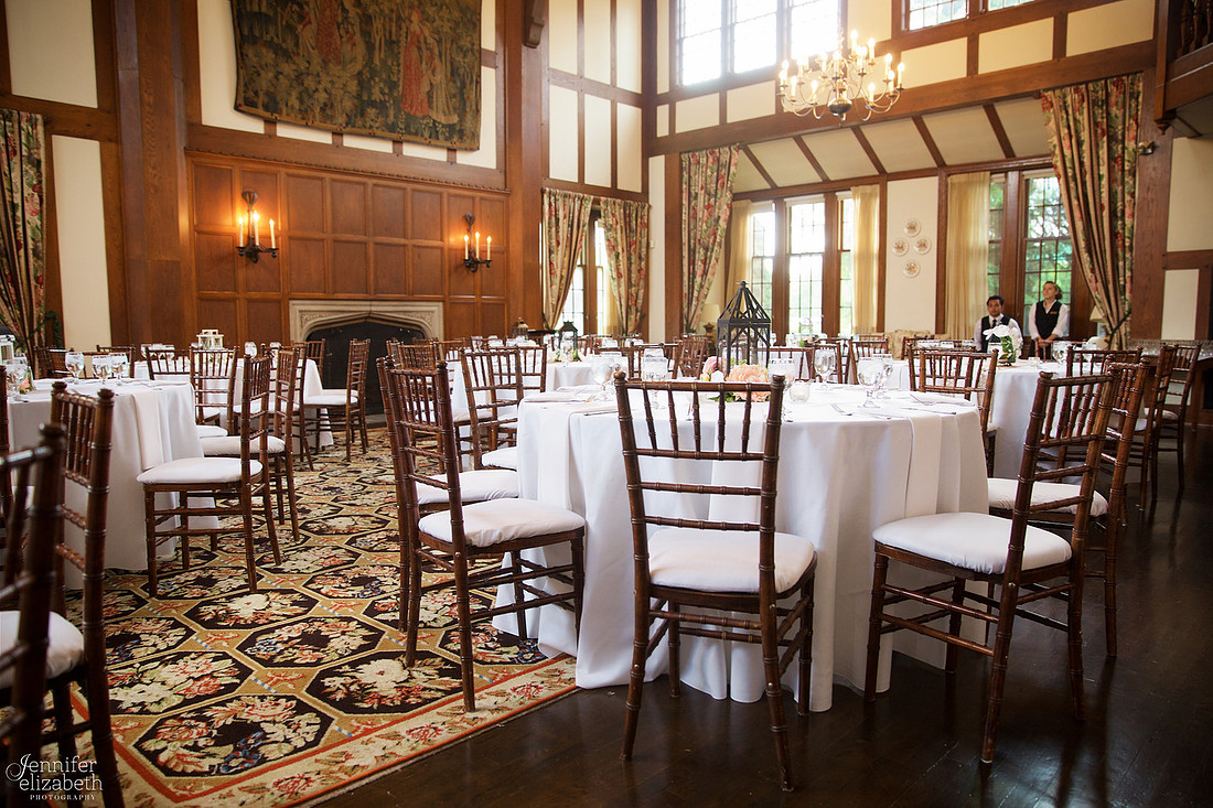 Lindsey & Rich: Summer Wedding at the Mayfield Sand Ridge Club in Cleveland