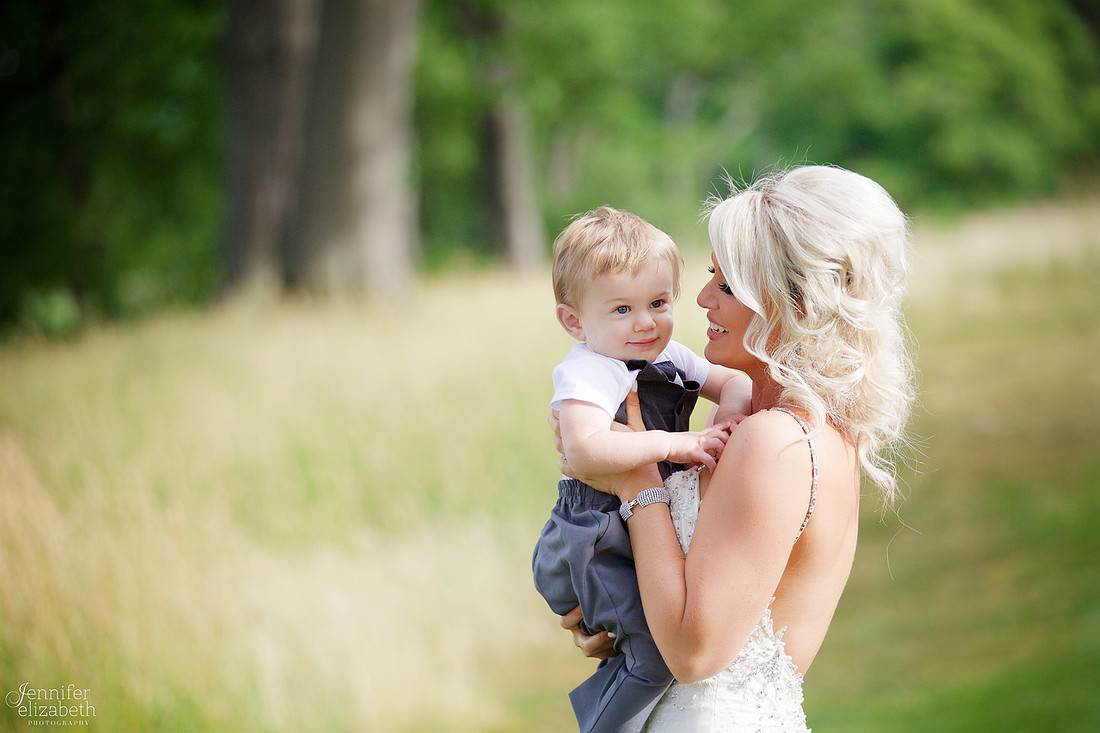 Lindsey & Rich: Summer Wedding at the Mayfield Sand Ridge Club in Cleveland