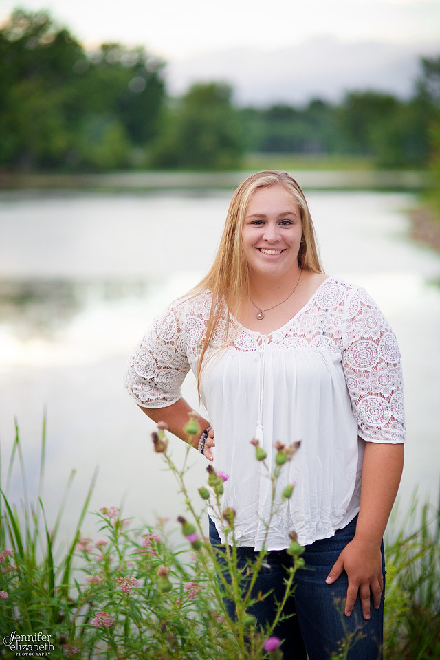 Samantha: Senior Portrait Session in Cortland, Ohio