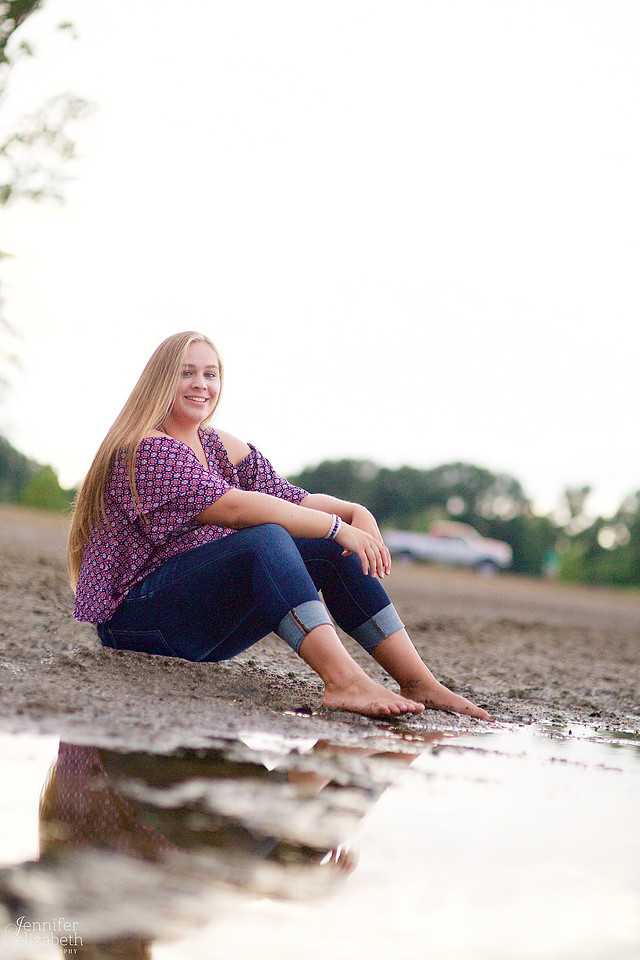 Samantha: Senior Portrait Session in Cortland, Ohio