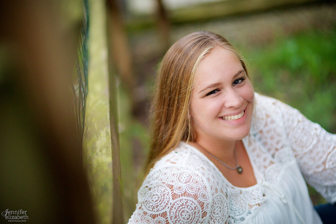 Samantha: Senior Portrait Session in Cortland, Ohio